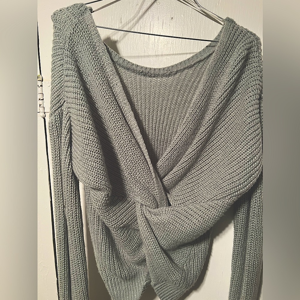 Women’s M Charming Charlie open back sweater
